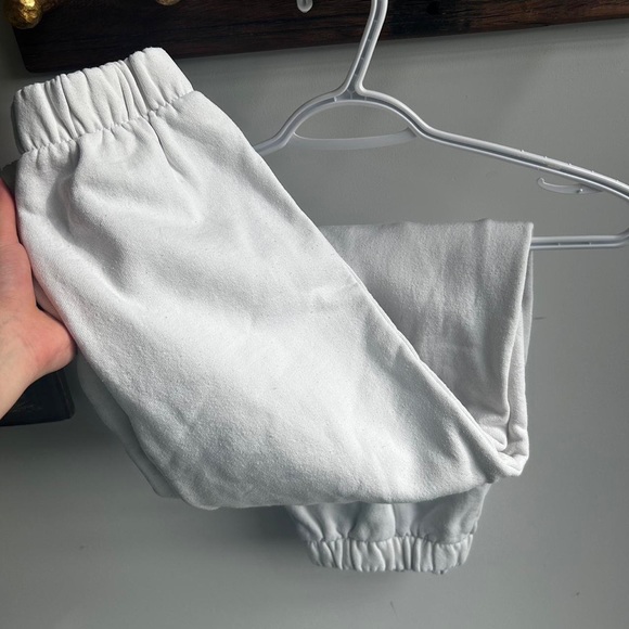 white brandy melville sweat pants - Picture 3 of 5